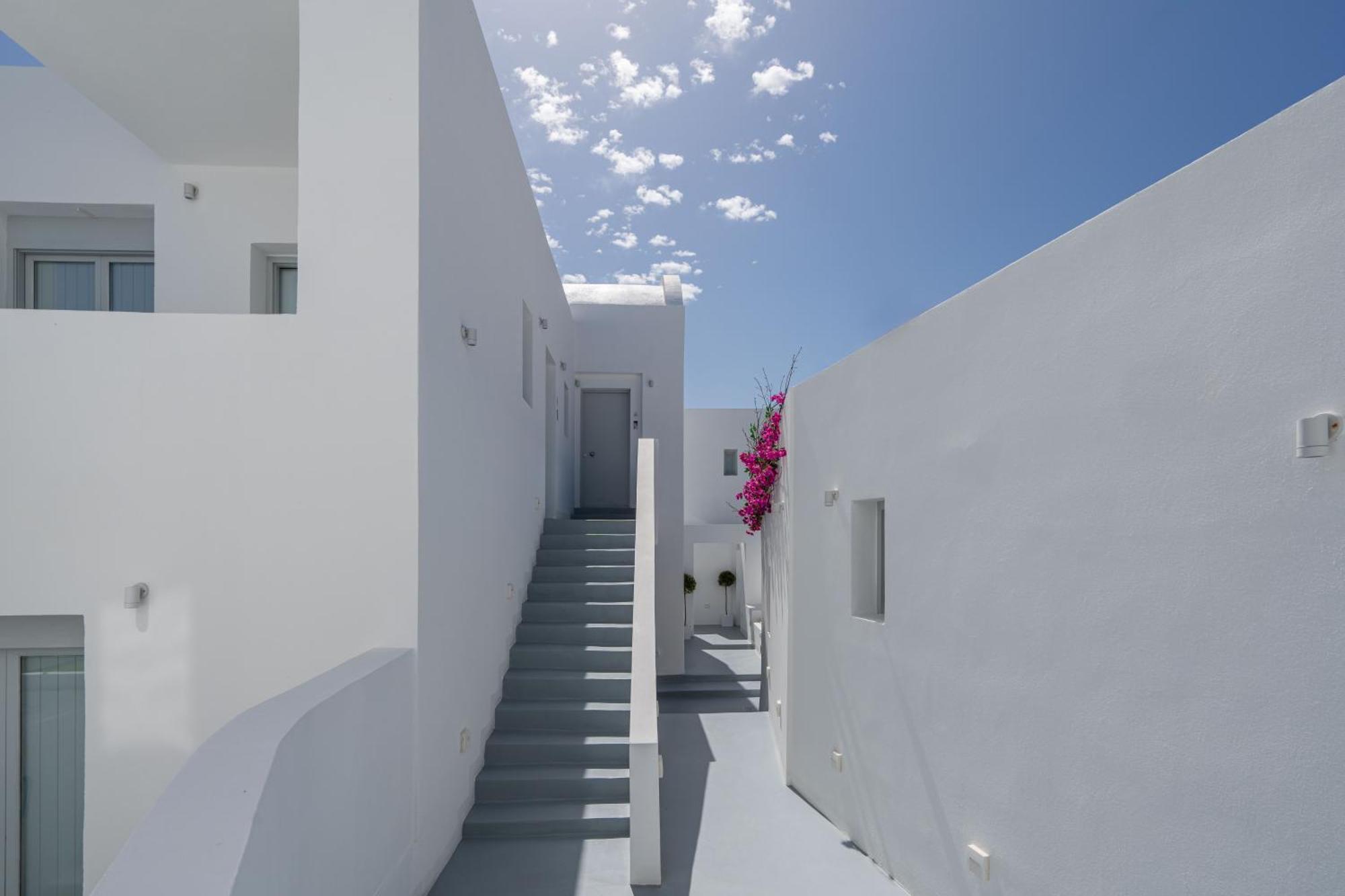 Cycladic Suites & Spa Fira  Exterior foto